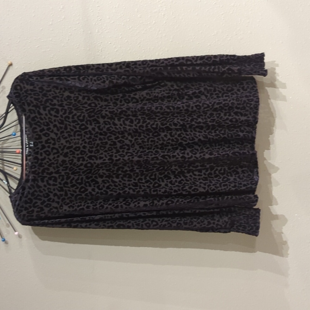 Love & Legend velvet printed semi sheer burnout top women's size 1X black